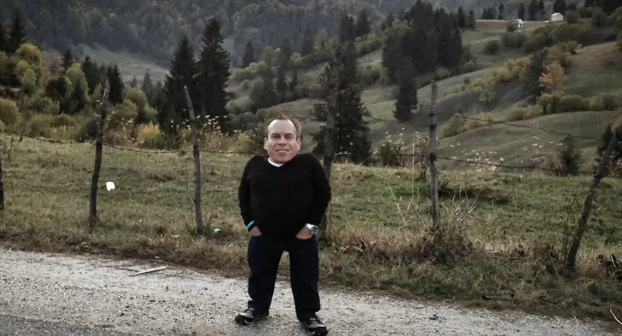 Warwick Davis and the Seven Dwarfs of Auschwitz