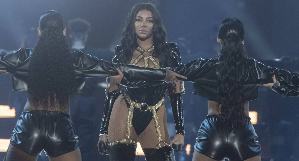 LUDMILLA: Hello Mundo